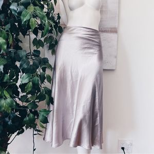 Vintage midi lenght Satin style grey metallic silver Skirt